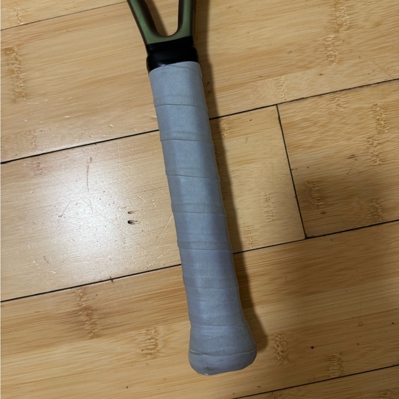 Wilson Tennis Racket - Picture 2 of 9
